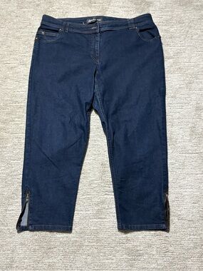 Reitman’s  Stretch Capri in Dark Denim Blue Size 16